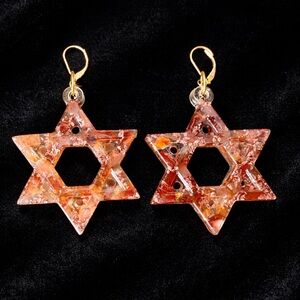 Chic Star-Shaped Earrings in Red and Gold